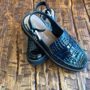 Brand NEW never worn Donald Pliner size 8 Halie slip on shoes.
